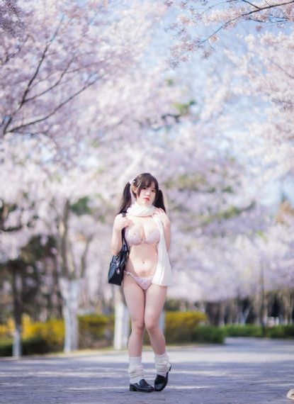 美女扒开腿让男人桶爽揉_剧情片高清完整版播放